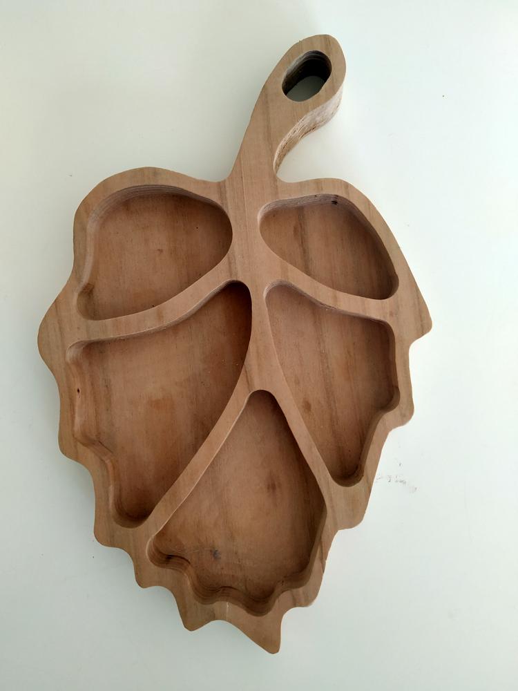 Maple Leaf Tray - Woodjana